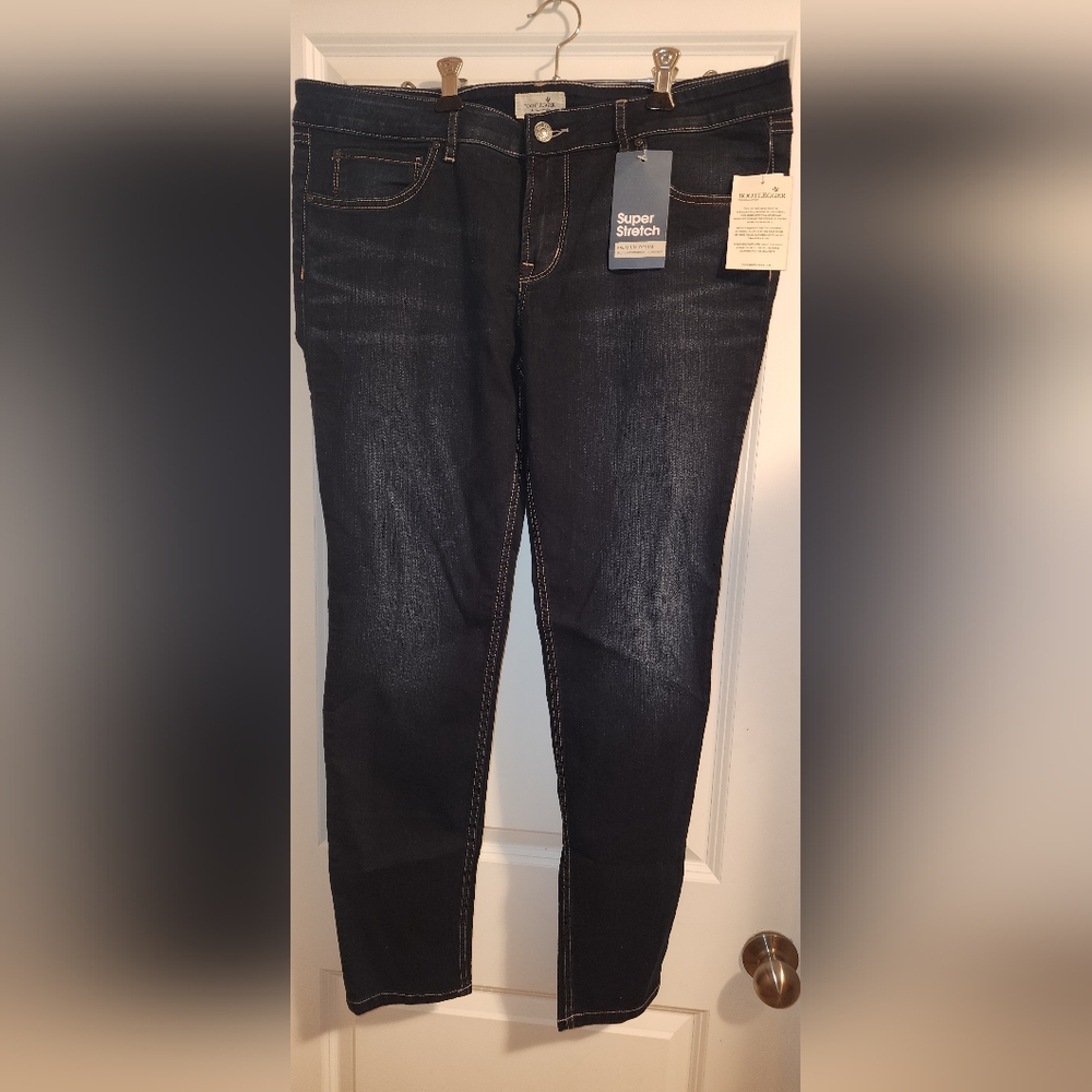 NWT Bootlegger Brand Super Stretch Skinny Jeans in Dark Blue - Women's Slim Fit